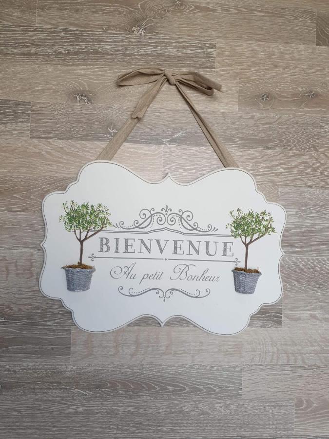 Au Petit Bonheur Saint-Martin-du-Frene Exterior foto